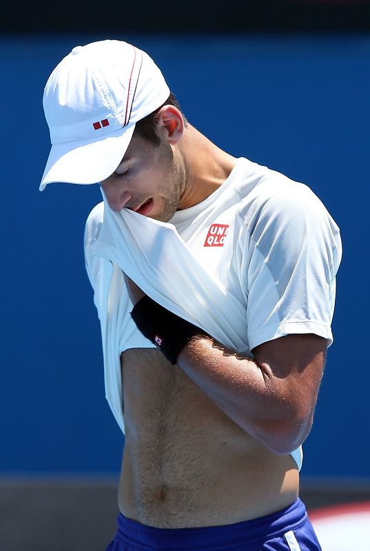 诺维奇城半场领先，积极备战