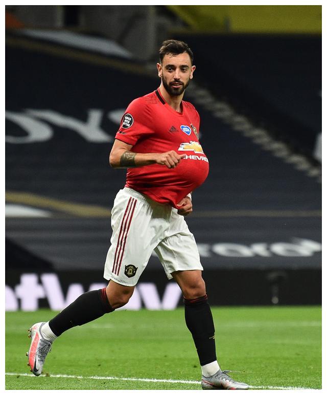 瓦伦西亚遭遇伤病潮，球队状况严峻需快速调整