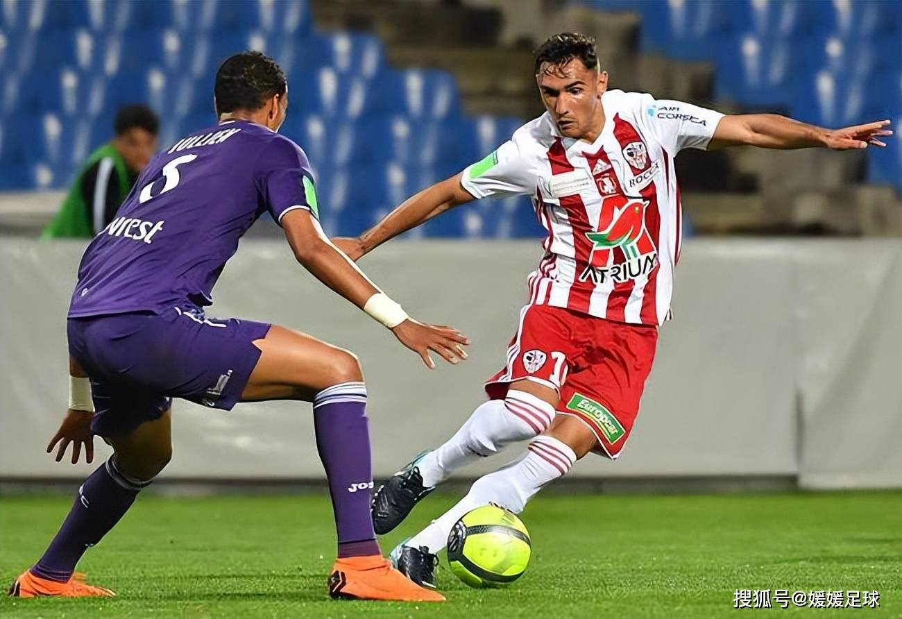 格拉纳达主场惨败，陷入低迷境地