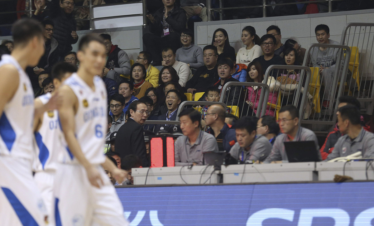 河南队在对决中夺得重要胜利 河南队在对决中夺得重要胜利