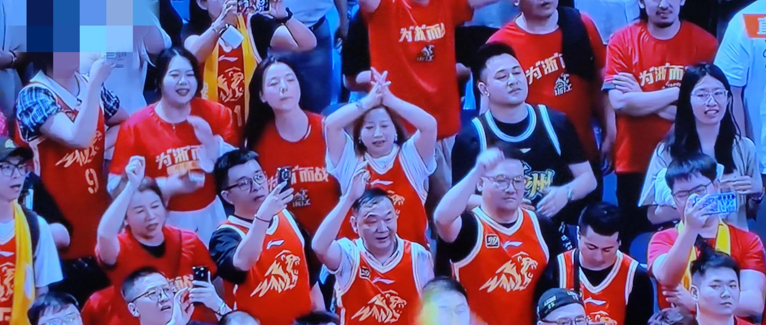 比赛精彩抢眼，观众掌声不断喝彩连连