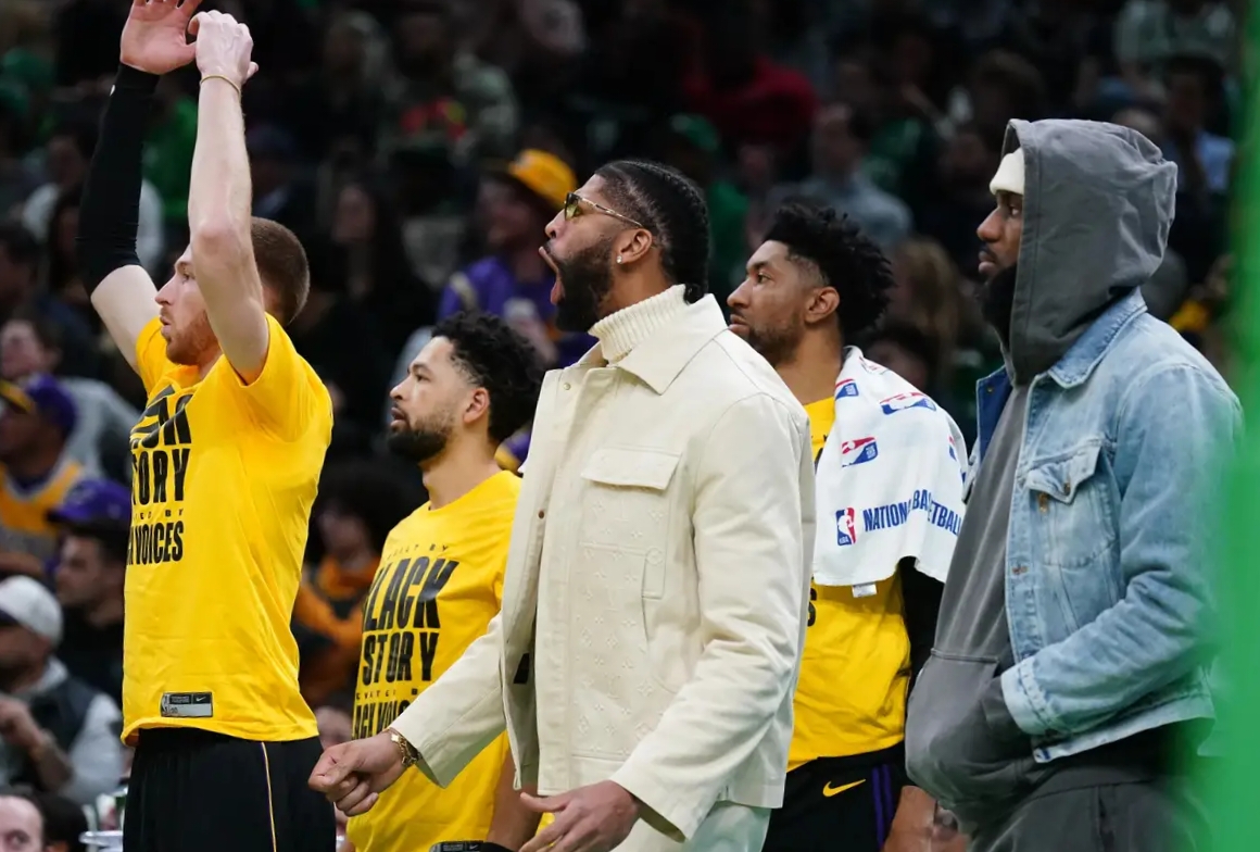 凯尔特人战胜快船，浓眉大战禁区