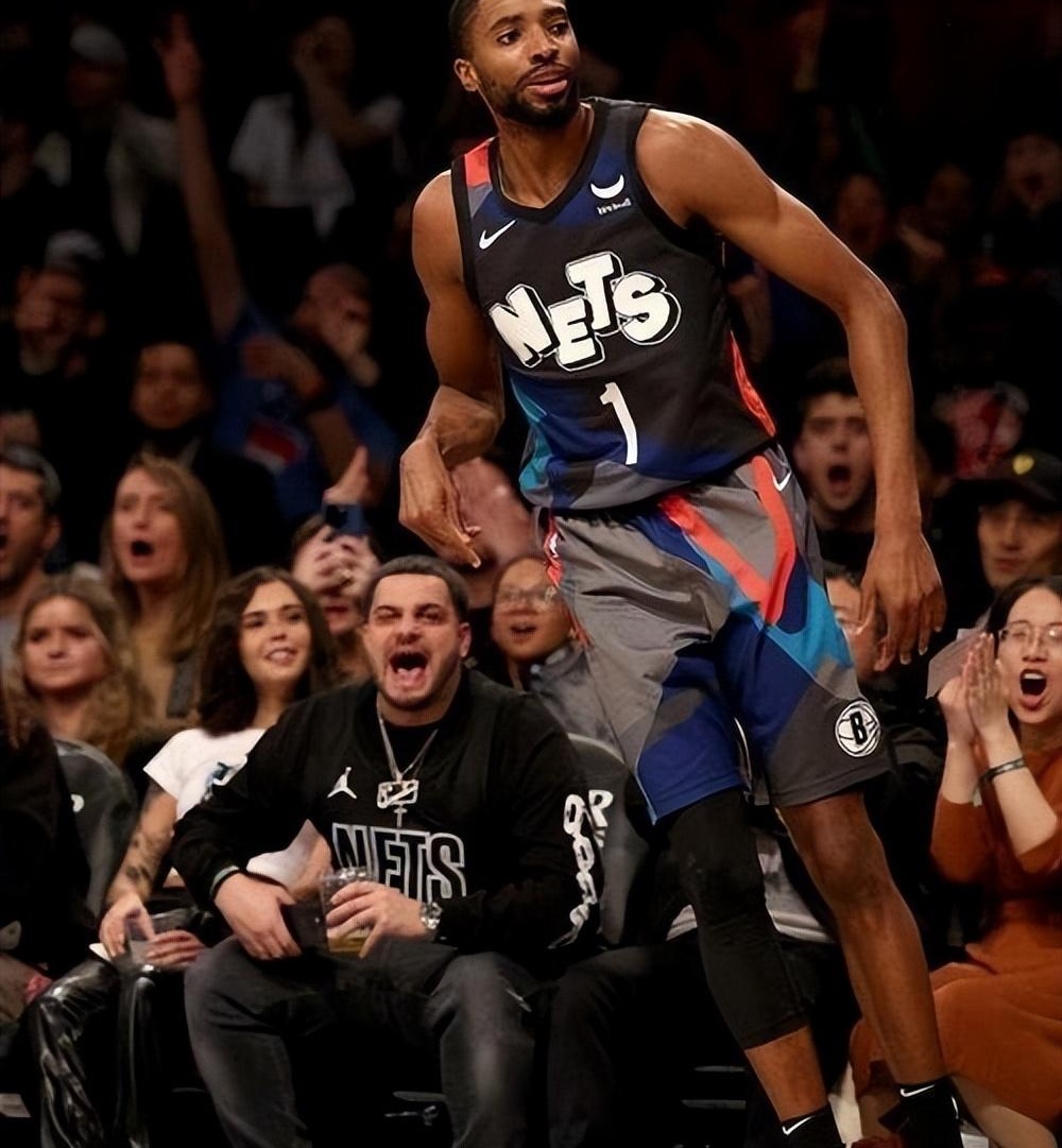 米切尔砍下42分，爵士击败篮网