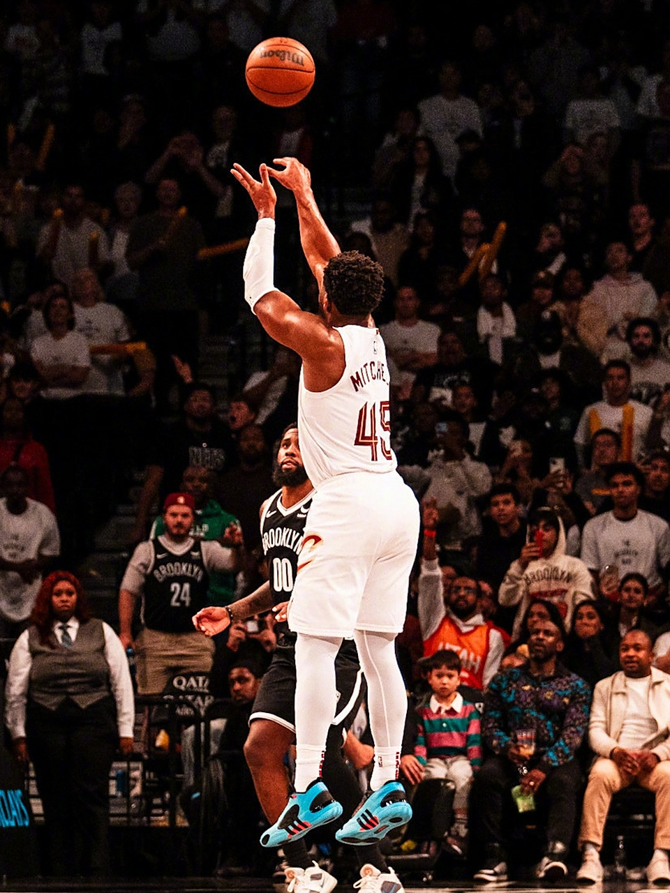 米切尔砍下42分，爵士击败篮网