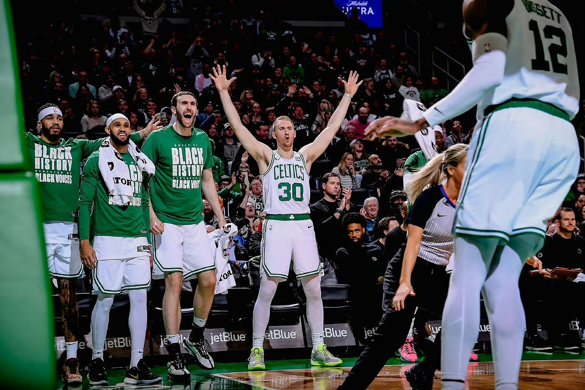 凯尔特人逆转篮网，喜获胜利