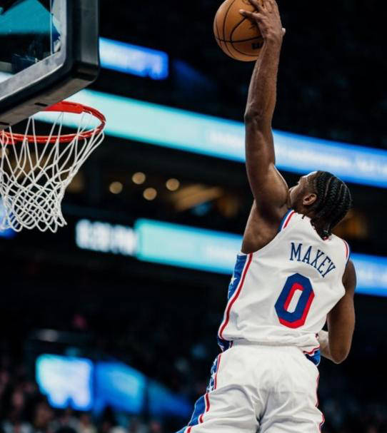 76人狭胜勇士,恩比德砍下27分 76人狭胜勇士,恩比德砍下27分