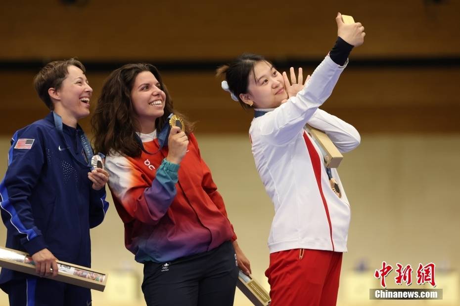 中国选手包揽女子50米步枪三姿亚运金银牌 中国选手包揽女子50米步枪三姿亚运金银牌