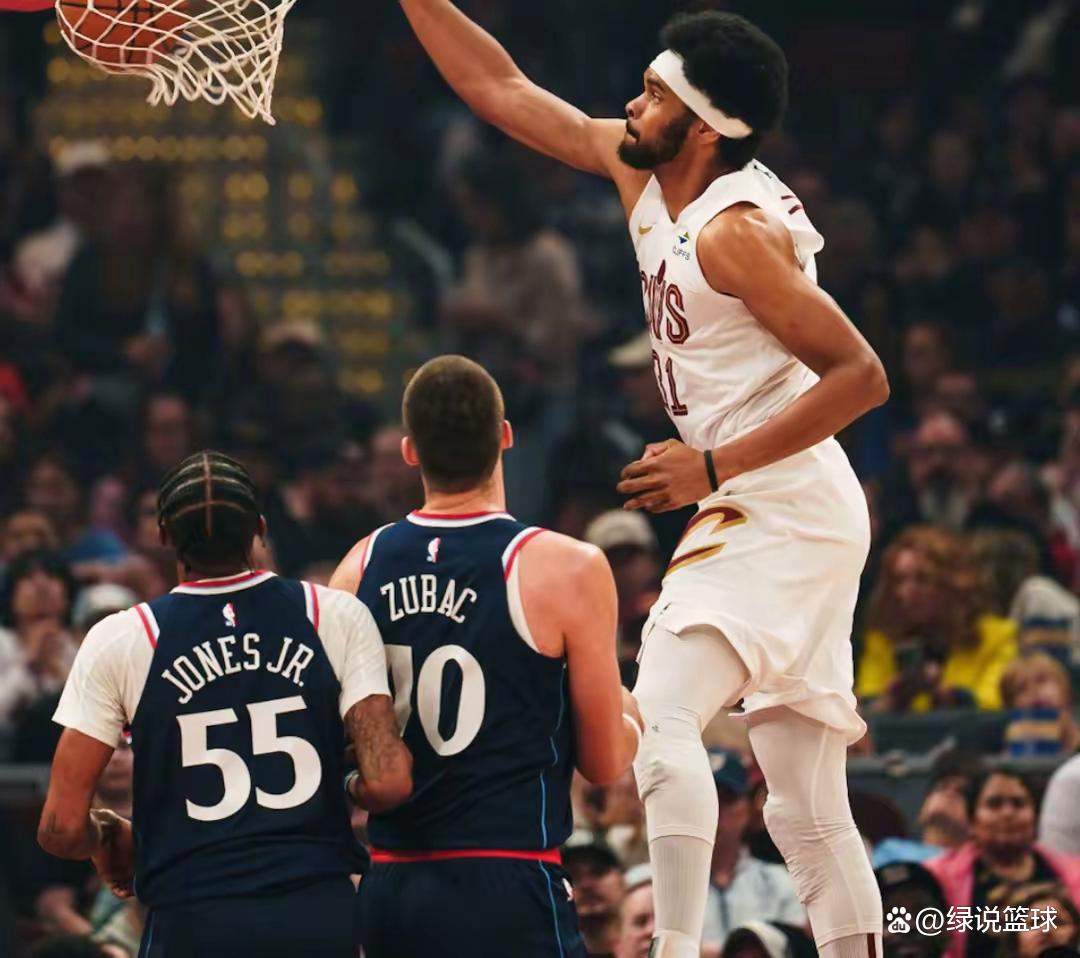 绿军背靠背轻取鹈鹕！泰伦卢赞球队团结