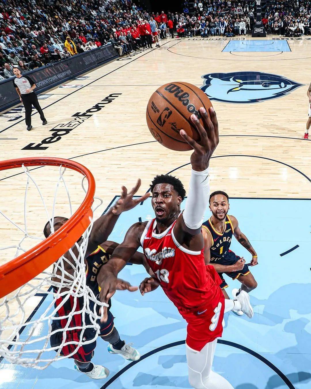 灰熊险胜鹈鹕，莫兰特终场绝杀令人惊叹