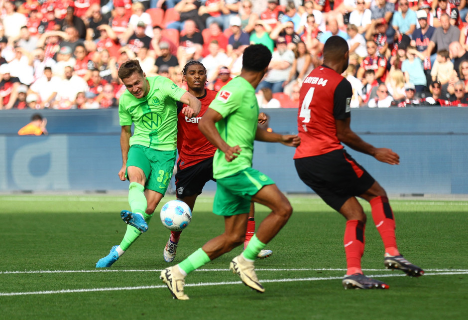 包含拜仁慕尼黑主场难敌沃尔夫斯堡，双方互交白卷战绩不尽理想的词条