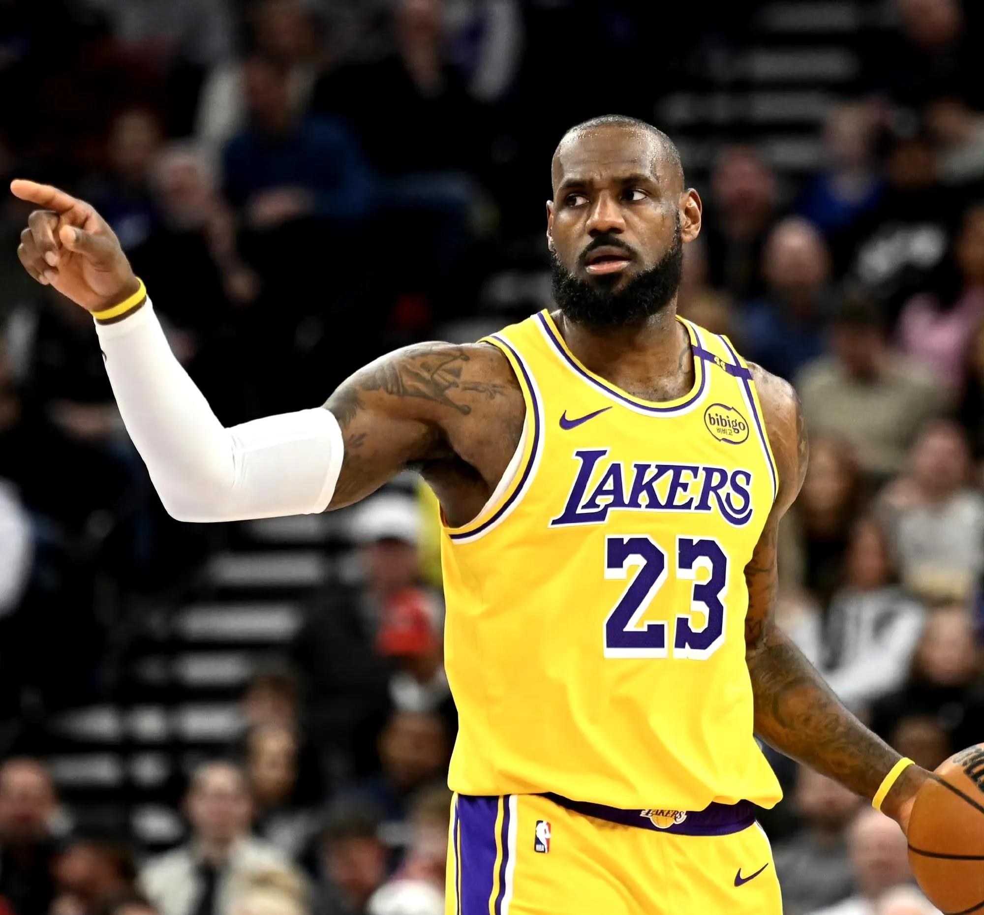 湖人大胜开拓者，喜获胜利